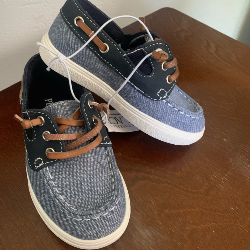 Children’s place boat shoes